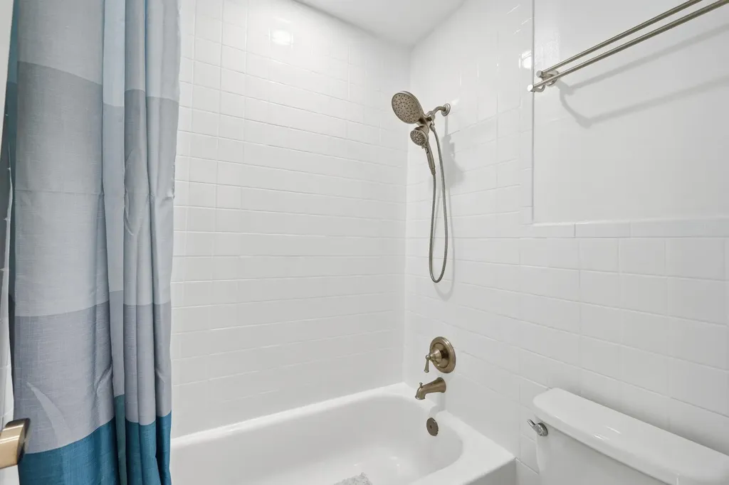 17051 NE 35th Avenue North Miami Beach FL 33160