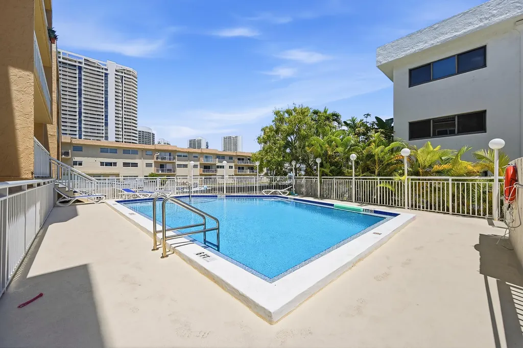 17051 NE 35th Avenue North Miami Beach FL 33160