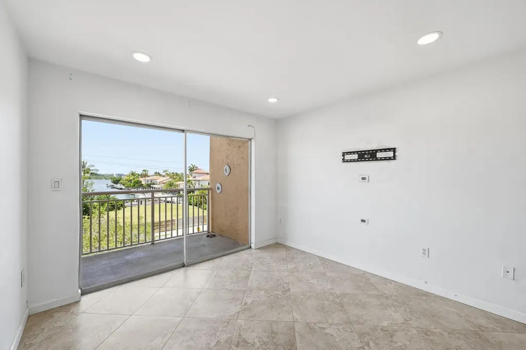 17051 NE 35th Avenue North Miami Beach FL 33160