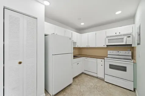 17051 NE 35th Avenue North Miami Beach FL 33160