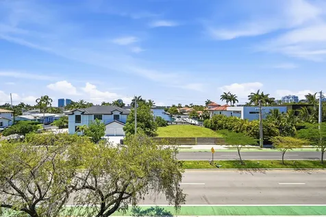 17051 NE 35th Avenue North Miami Beach FL 33160