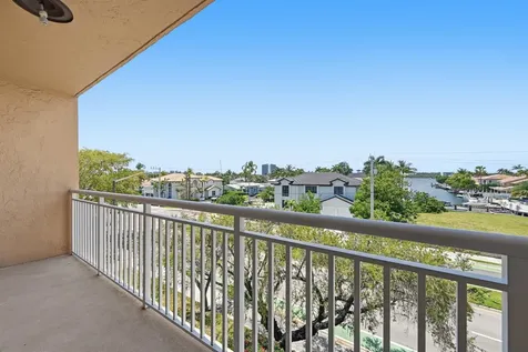 17051 NE 35th Avenue North Miami Beach FL 33160