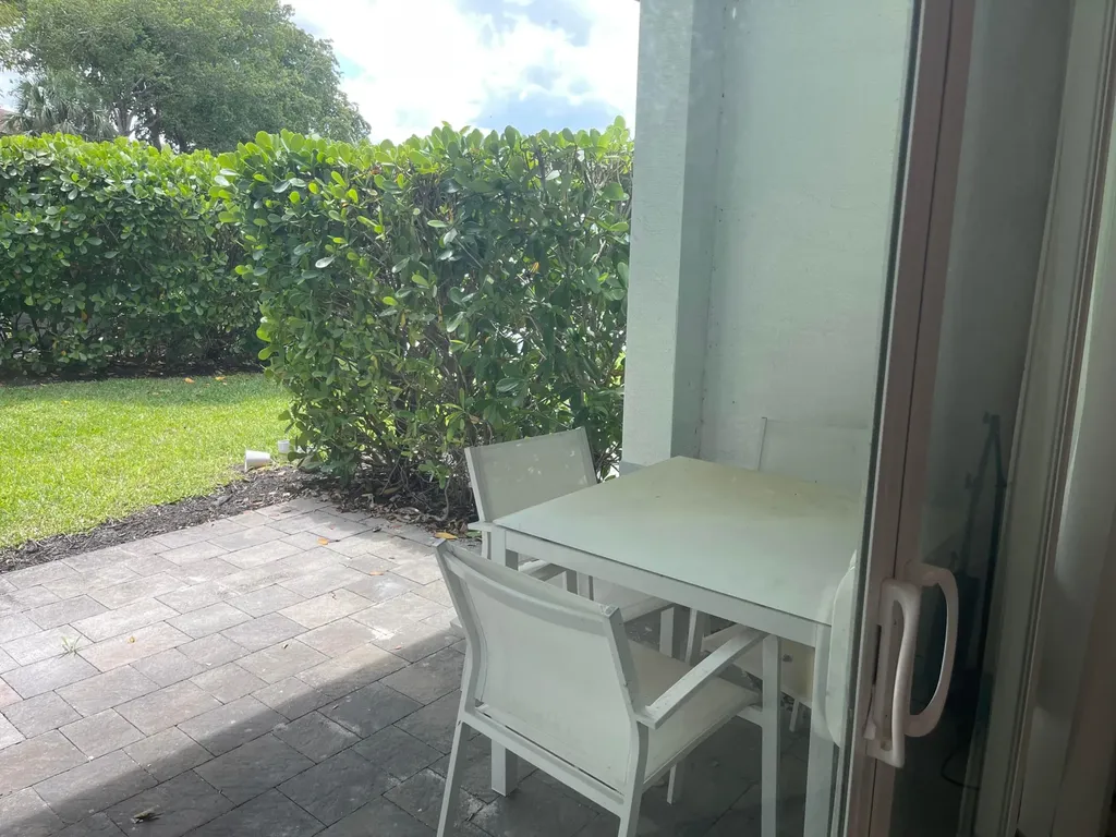 23045 Clear Echo Drive Boca Raton FL 33433