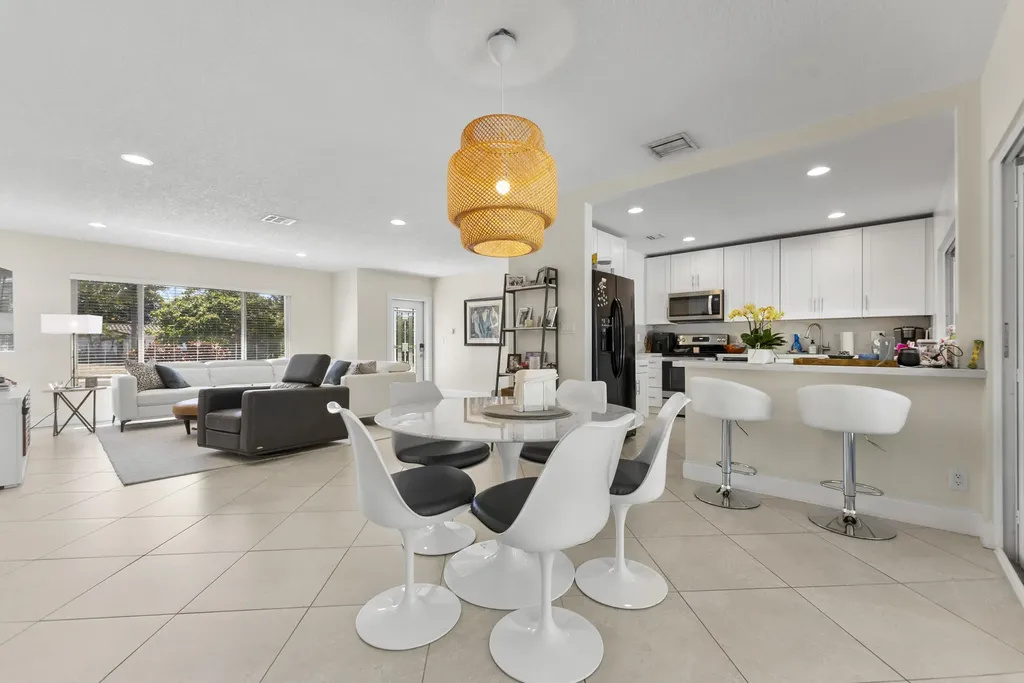 401 NE 10th Terrace Boca Raton FL 33432
