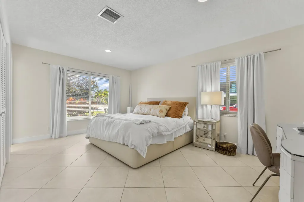 401 NE 10th Terrace Boca Raton FL 33432