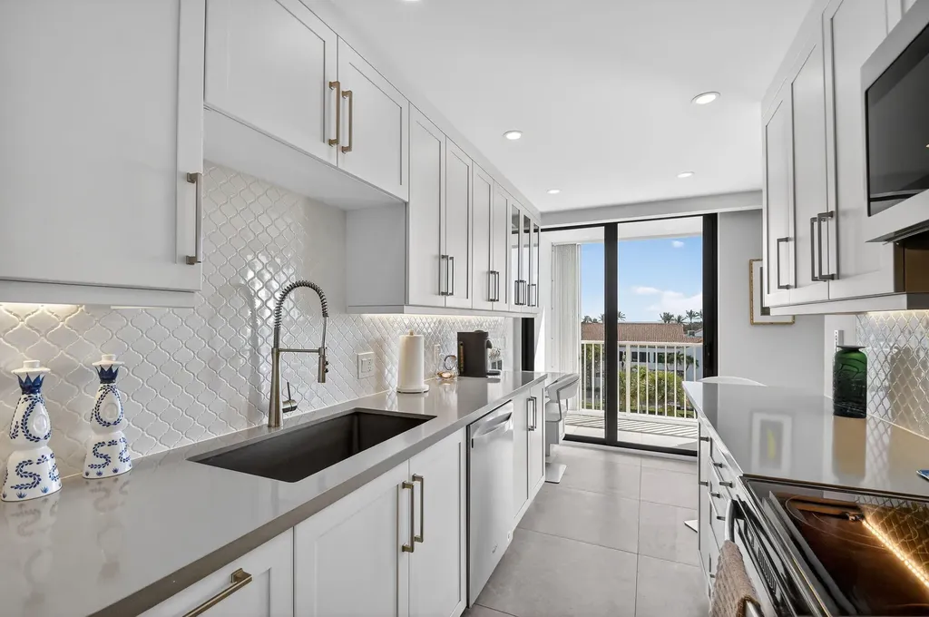 2860 S Ocean Boulevard Palm Beach FL 33480