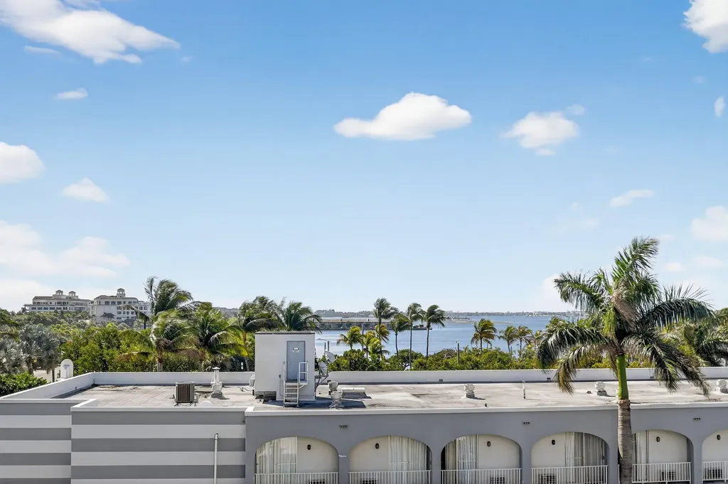 2860 S Ocean Boulevard Palm Beach FL 33480