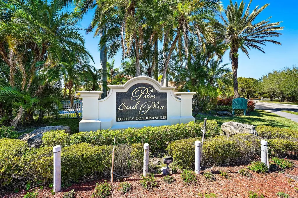 1661 Balfour Point Drive West Palm Beach FL 33411