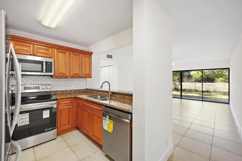 1661 Balfour Point Drive West Palm Beach FL 33411