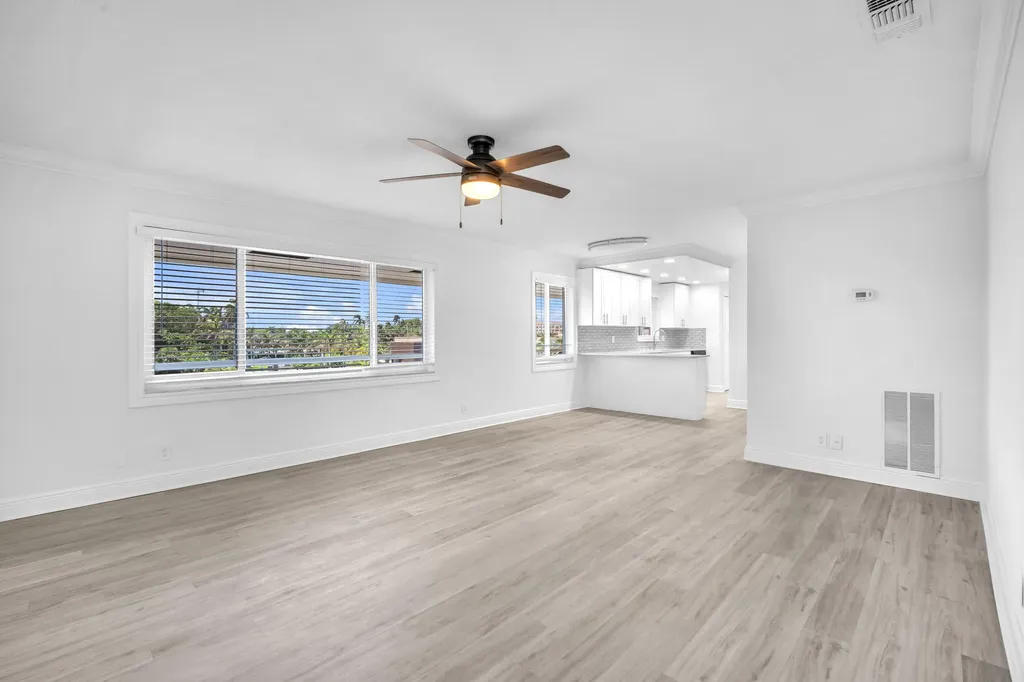 1015 Spanish River Road Boca Raton FL 33432