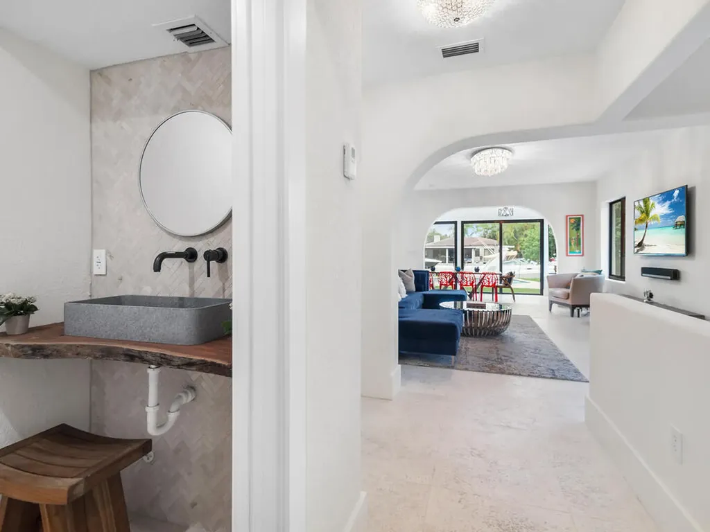 7820 Hawthorne Avenue Miami Beach FL 33141