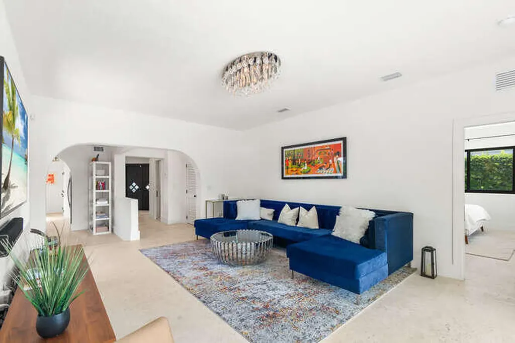 7820 Hawthorne Avenue Miami Beach FL 33141