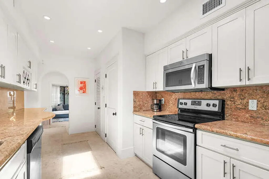 7820 Hawthorne Avenue Miami Beach FL 33141