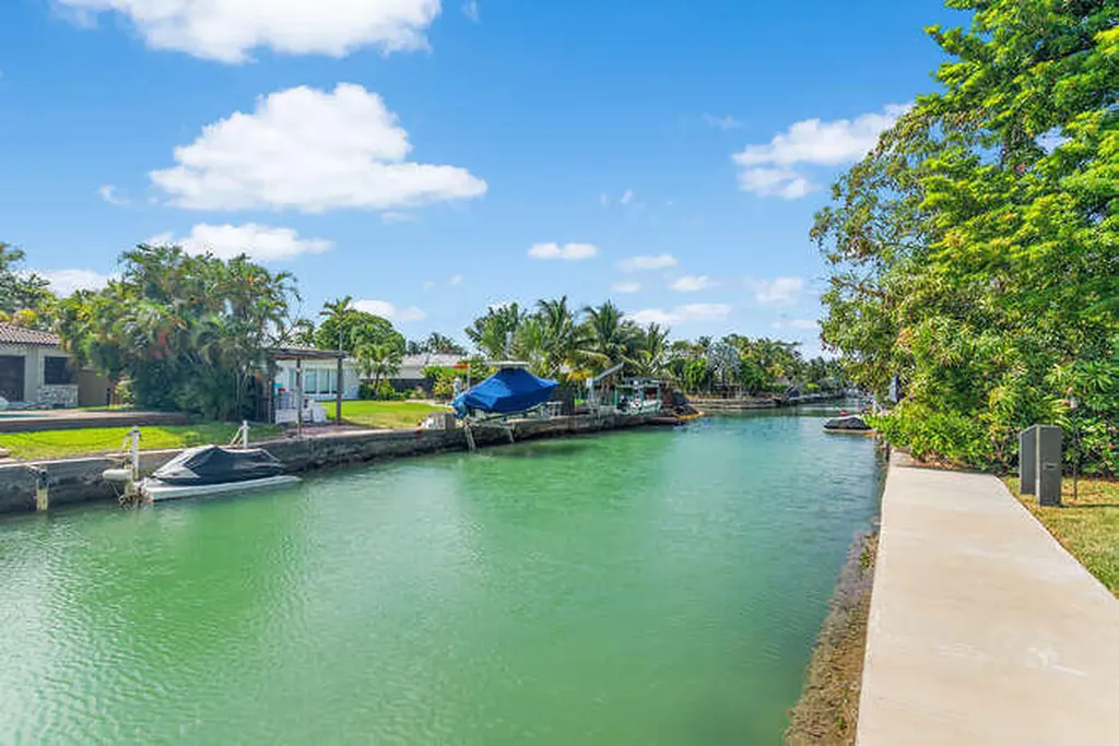 7820 Hawthorne Avenue Miami Beach FL 33141