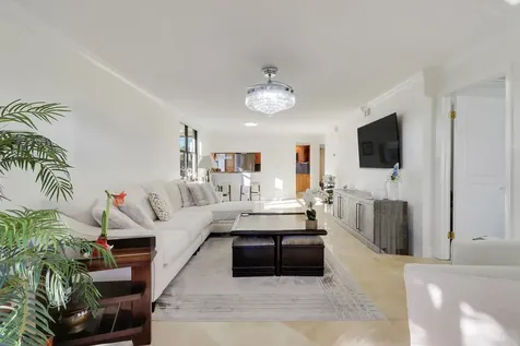 235 Bay Colony Drive N Juno Beach FL 33408