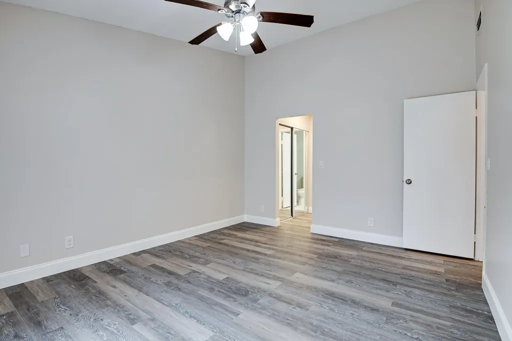 484 Springdale Circle Palm Springs FL 33461