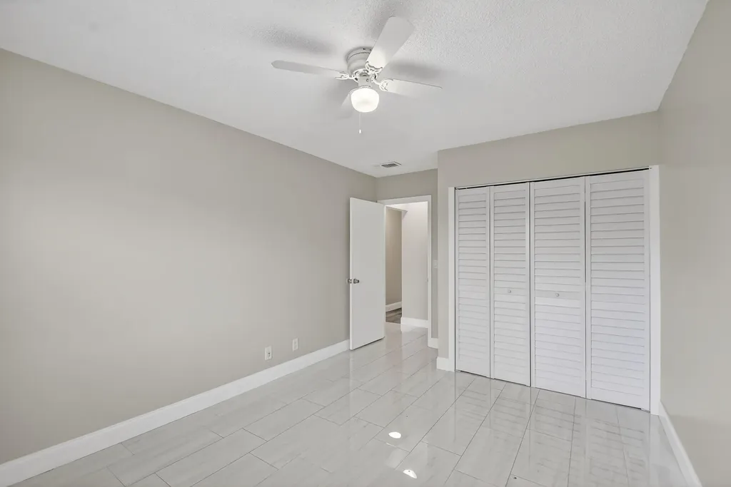 484 Springdale Circle Palm Springs FL 33461