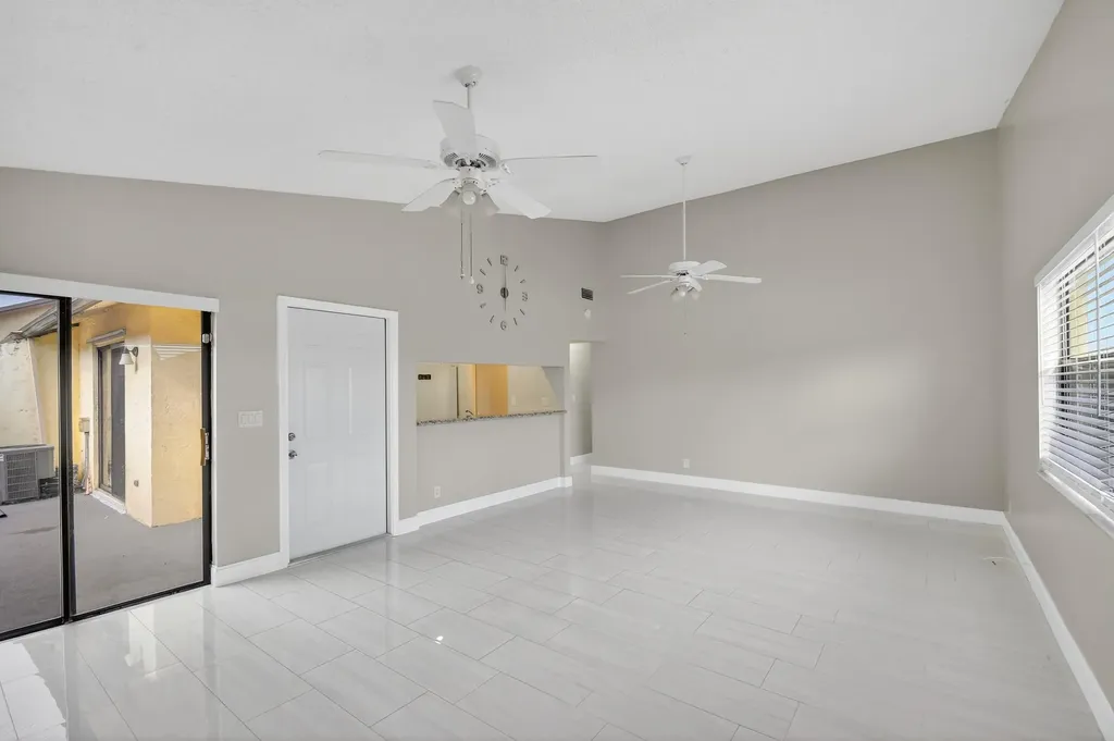 484 Springdale Circle Palm Springs FL 33461