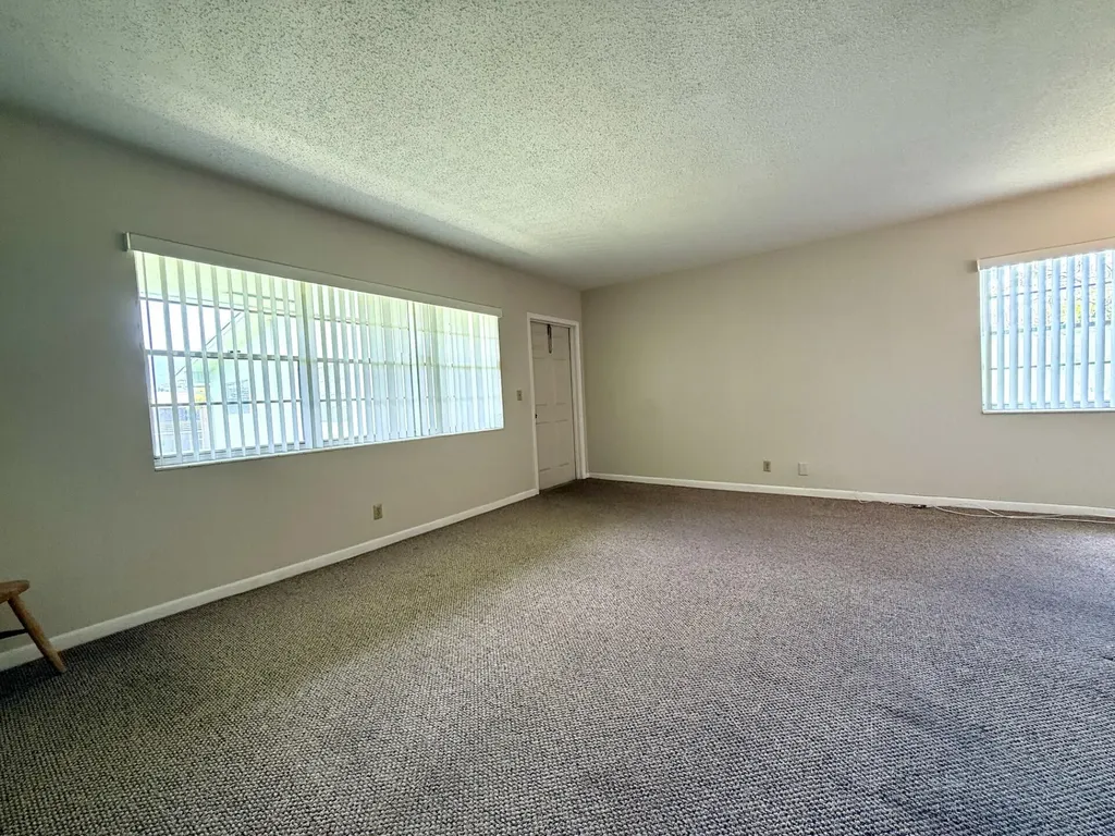 69 Norwich C West Palm Beach FL 33417