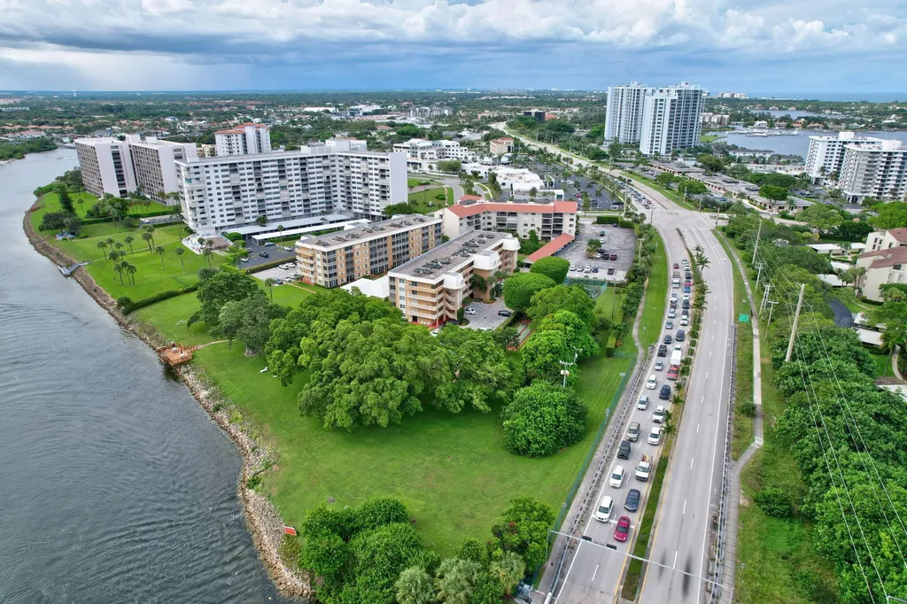 300 Golfview Road North Palm Beach FL 33408