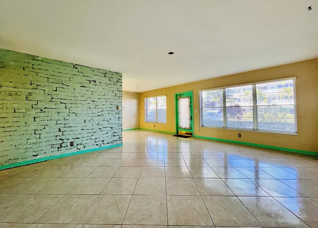 110 Wellington B West Palm Beach FL 33417
