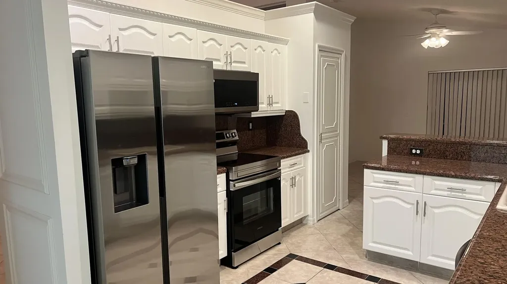 6523 Via Trento Delray Beach FL 33446