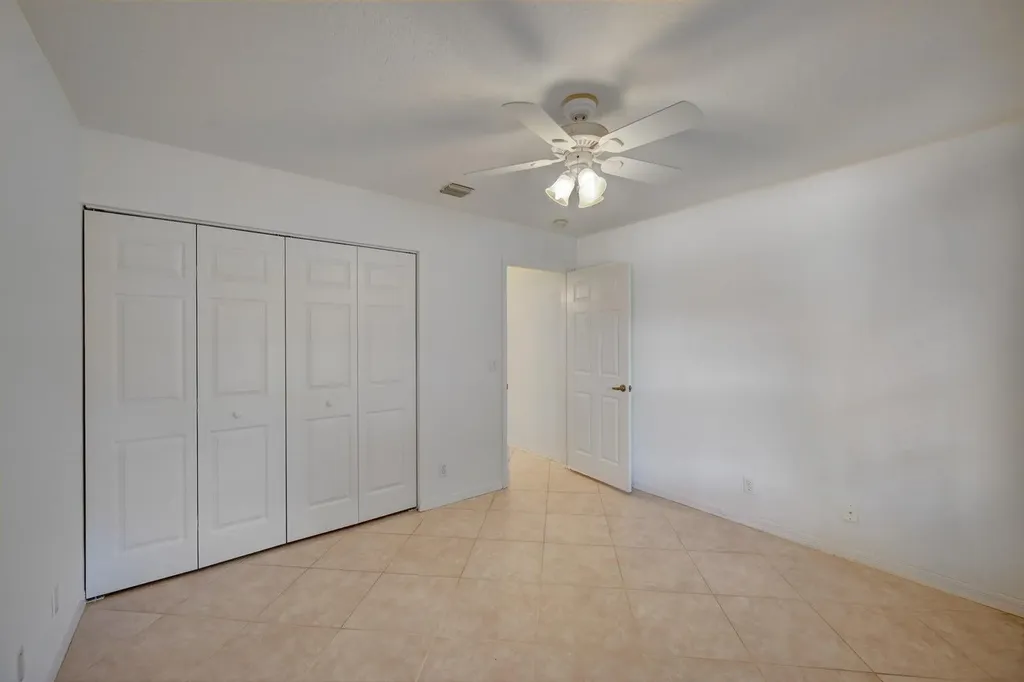 6523 Via Trento Delray Beach FL 33446