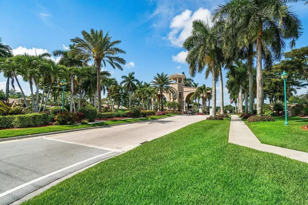 6523 Via Trento Delray Beach FL 33446