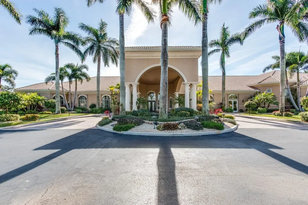 6523 Via Trento Delray Beach FL 33446