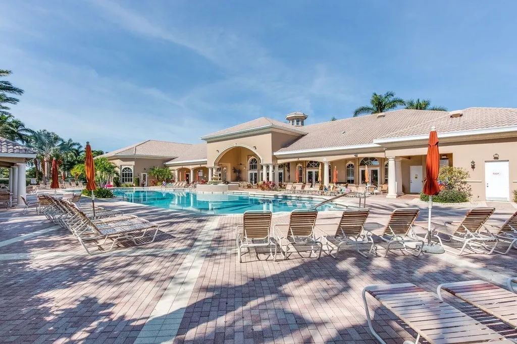6523 Via Trento Delray Beach FL 33446