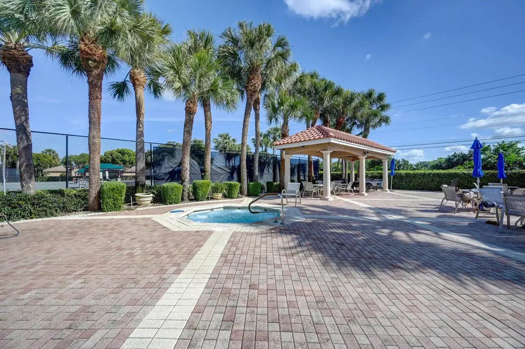 6523 Via Trento Delray Beach FL 33446