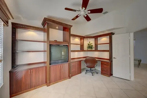 6523 Via Trento Delray Beach FL 33446