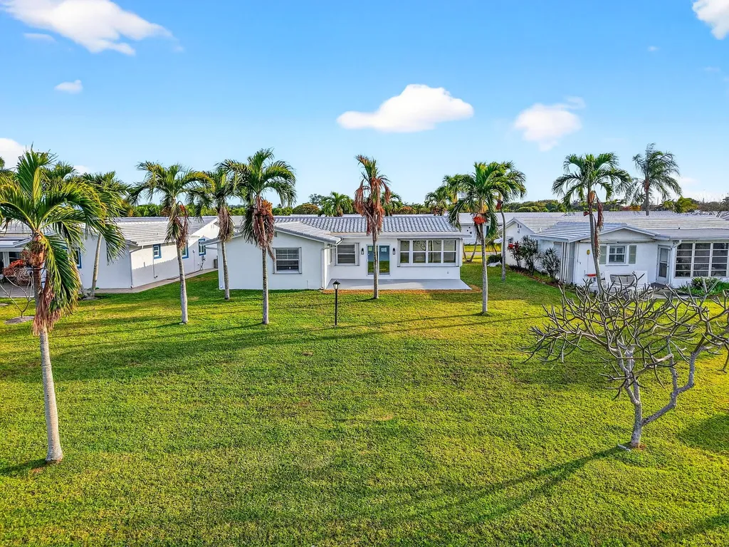 2001 SW Roma Way SW Boynton Beach FL 33426