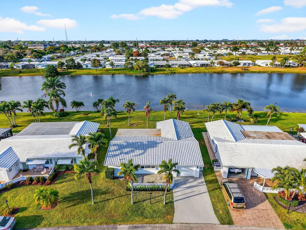2001 SW Roma Way SW Boynton Beach FL 33426