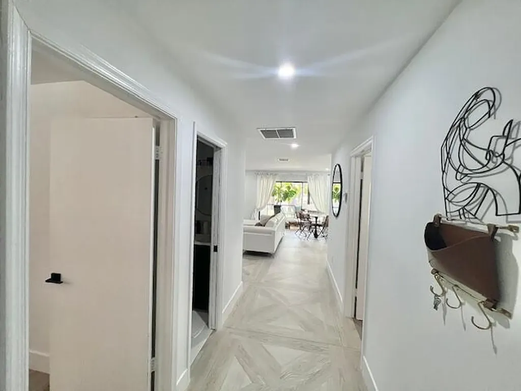 1423 Riverside Circle Wellington FL 33414