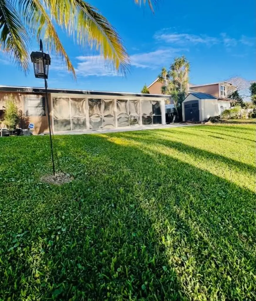 1423 Riverside Circle Wellington FL 33414