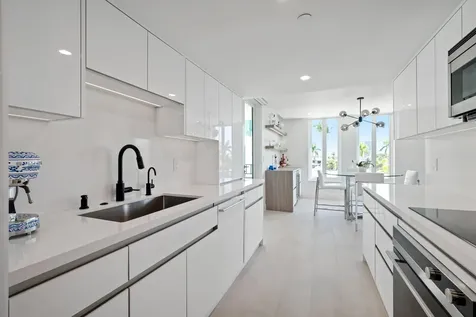 100 SE 5th Avenue Boca Raton FL 33432