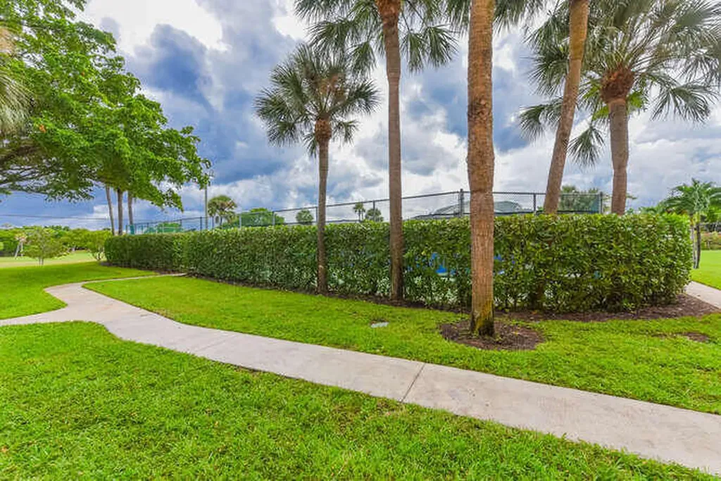 353 S Us Highway 1 Jupiter FL 33477