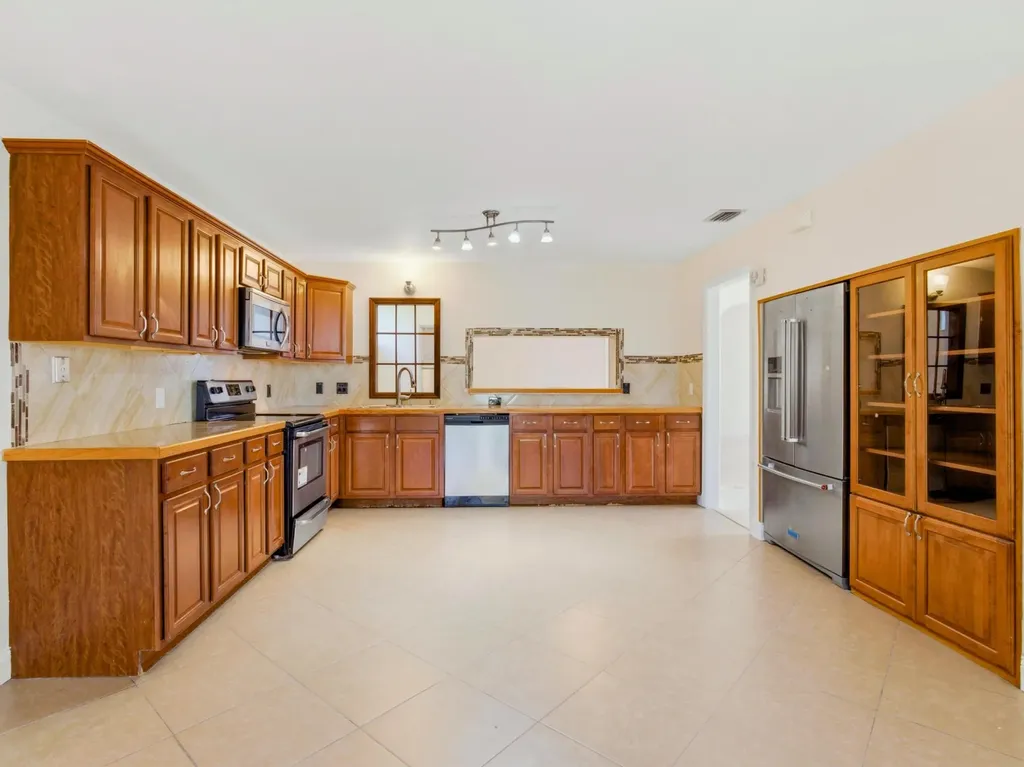 1235 Sussex Street Boynton Beach FL 33436
