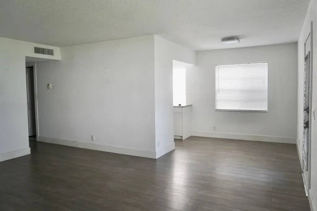 307 Burgundy Delray Beach FL 33484