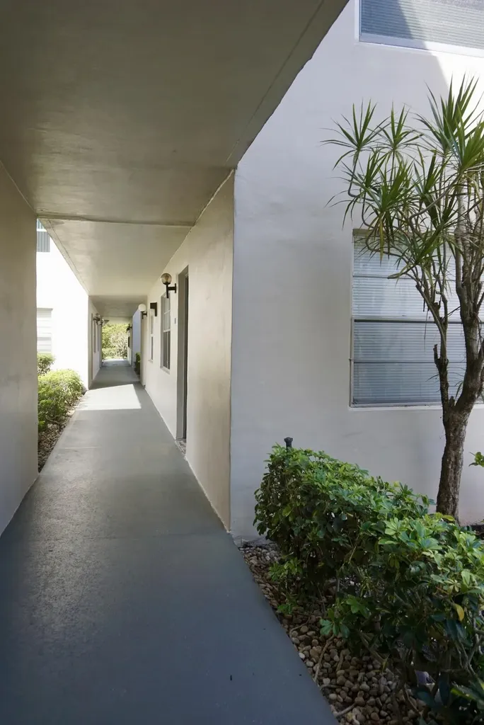 307 Burgundy Delray Beach FL 33484