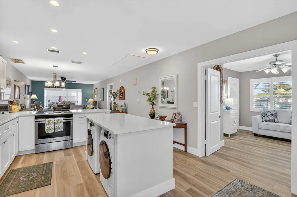 8871 Warwick Drive Boca Raton FL 33433