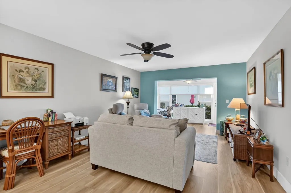 8871 Warwick Drive Boca Raton FL 33433