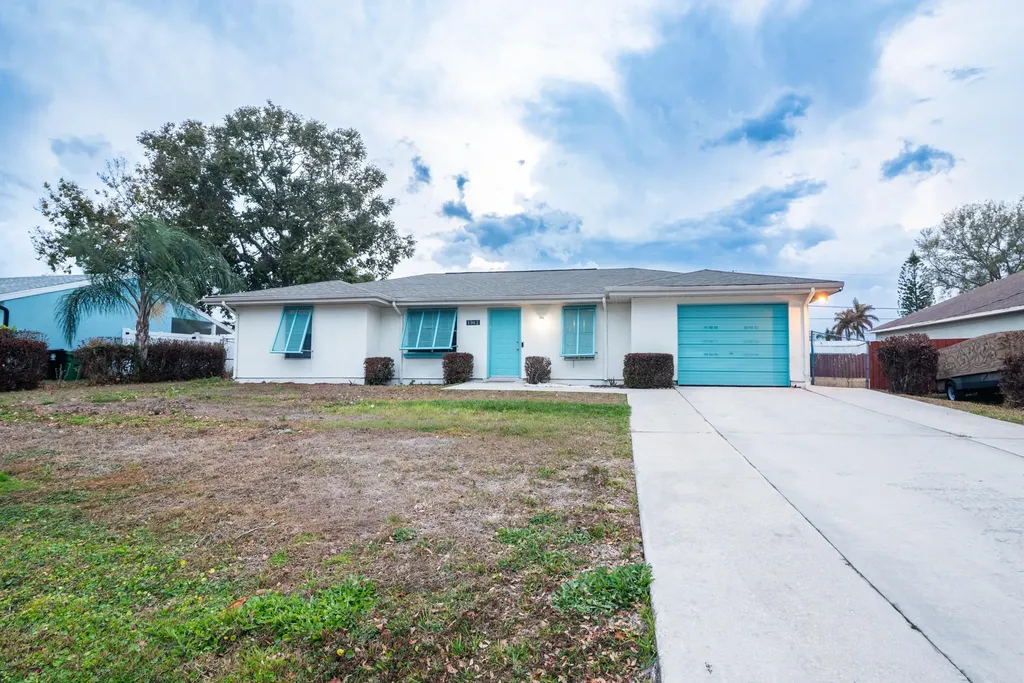 1942 SE Carvalho Street Port St Lucie FL 34983