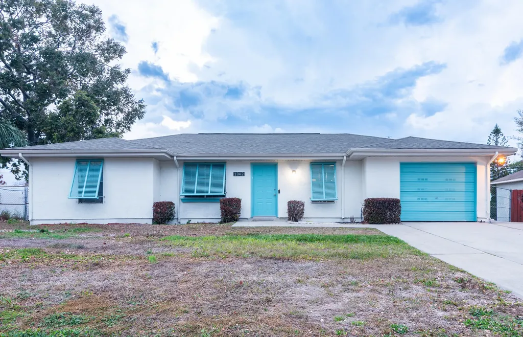 1942 SE Carvalho Street Port St Lucie FL 34983