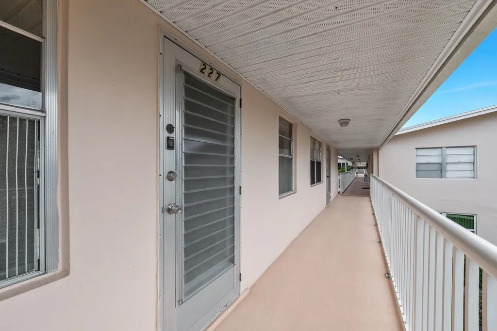 227 Dorchester J West Palm Beach FL 33417