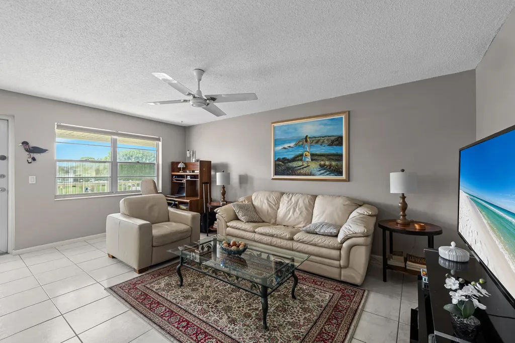 227 Dorchester J West Palm Beach FL 33417