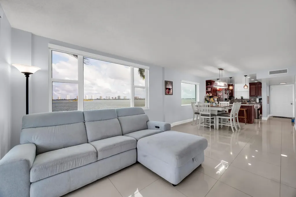 100 Paradise Harbour Boulevard North Palm Beach FL 33408