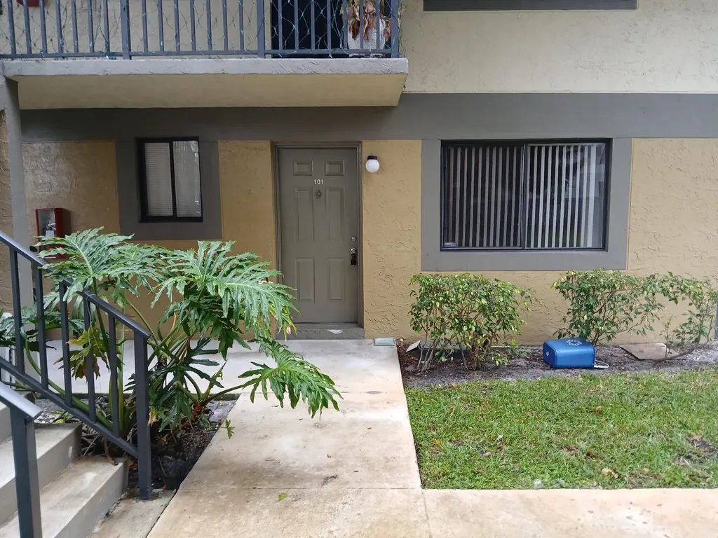 677 Trace Circle Deerfield Beach FL 33441