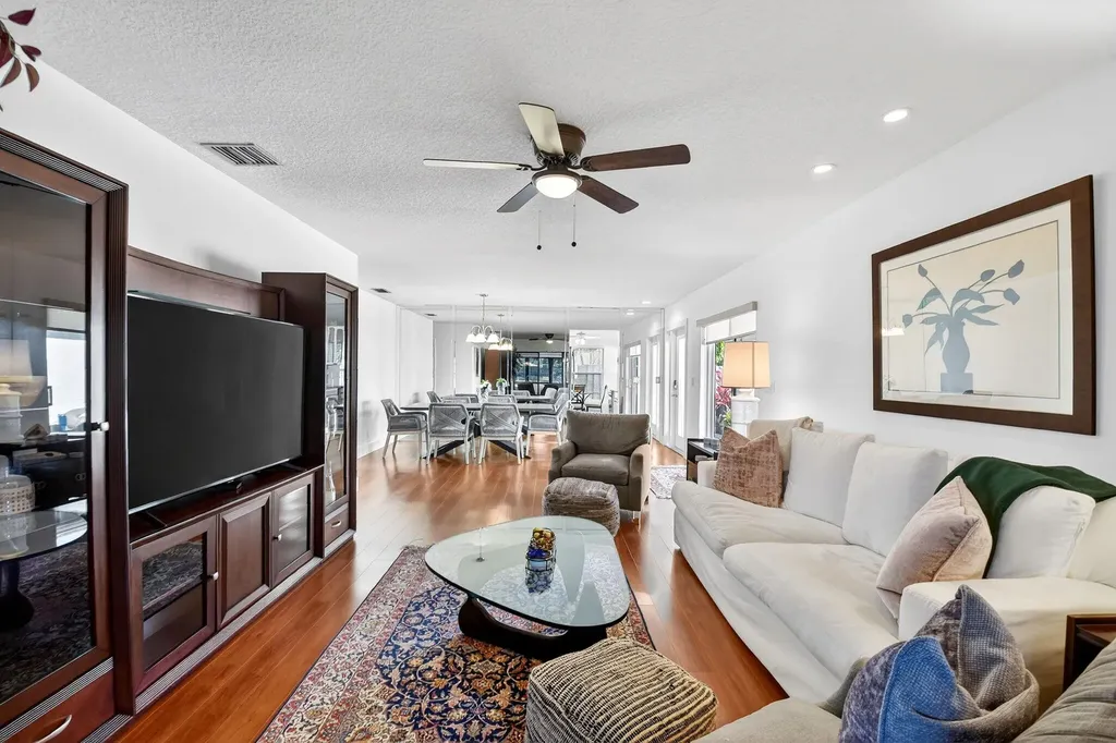 5198 Mirror Lakes Boulevard Boynton Beach FL 33472
